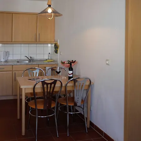 J Strandstr 28-30b Apartmán *