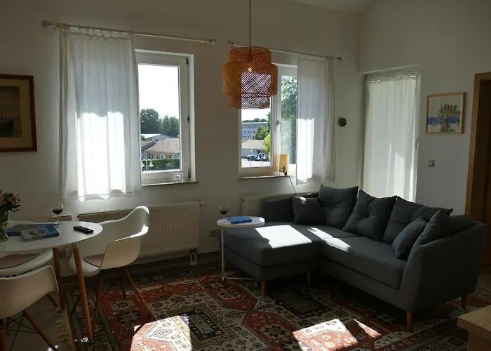 J Strandstr 28-30b *